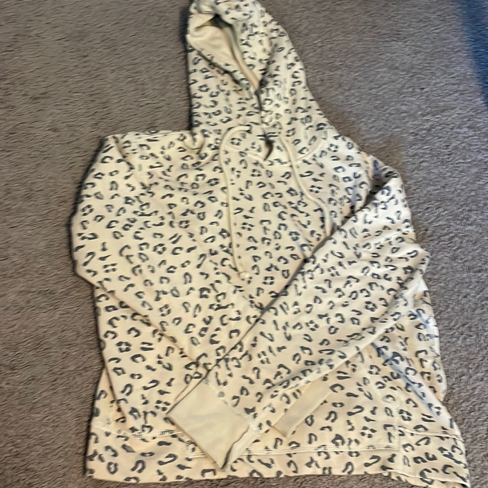 cropped cheetah sweatshirt